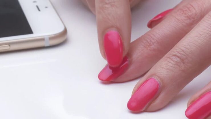 Top coat changes nail polish color without streaking - wide 6