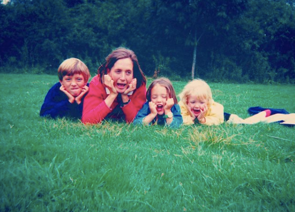 christina ulfsparre avec sa mère et ses frères et sœurs