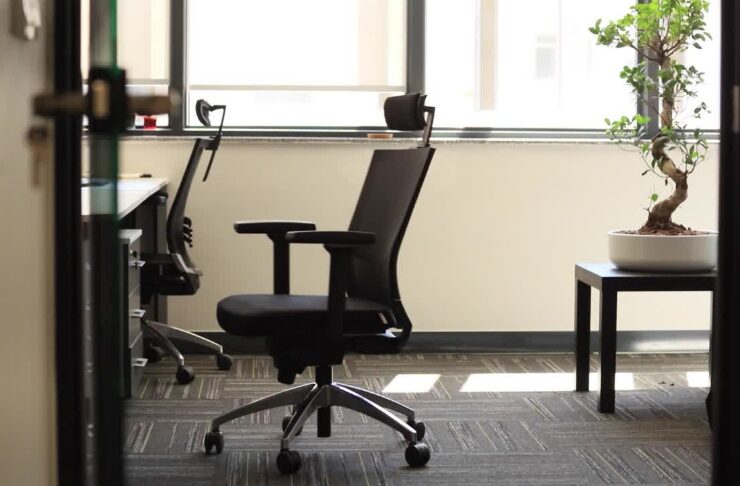Как выбрать офисный стул